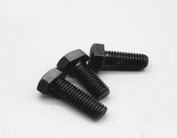 從扳手到工件：方頭螺栓以棱角為證，筑牢連接的根基